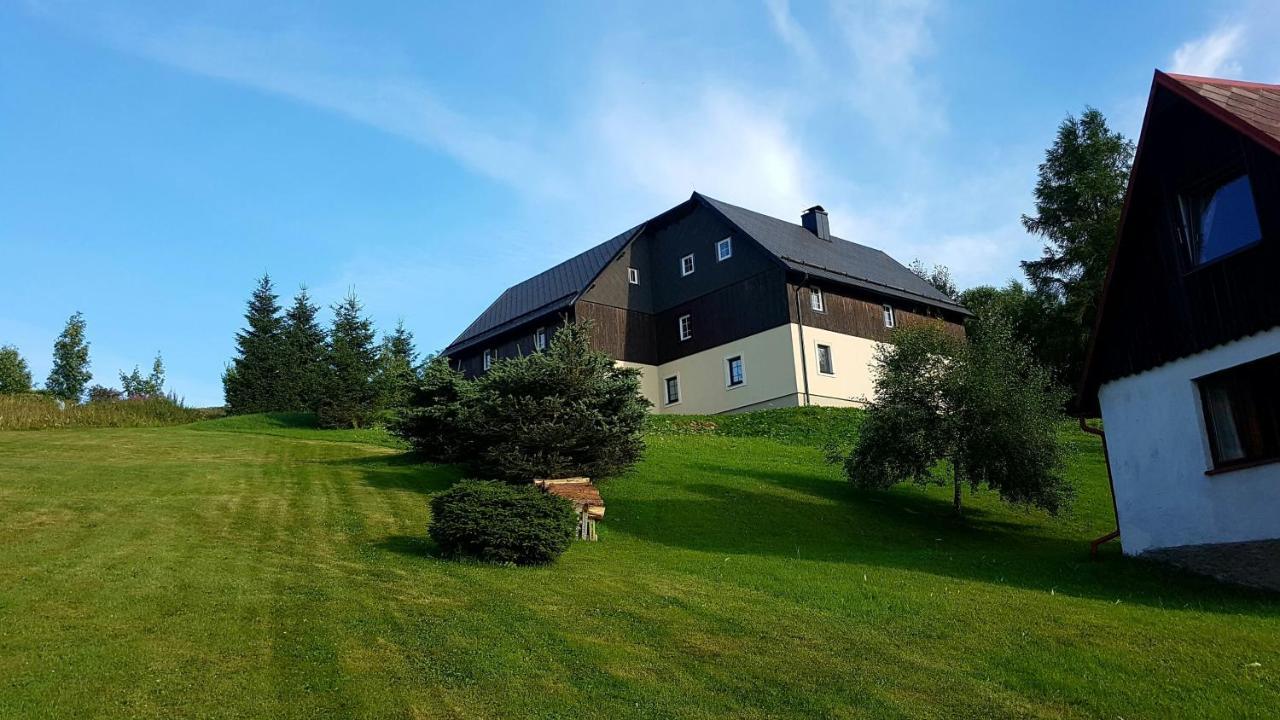 Chaloupka Slamenka Villa Loučná pod Klínovcem Eksteriør billede