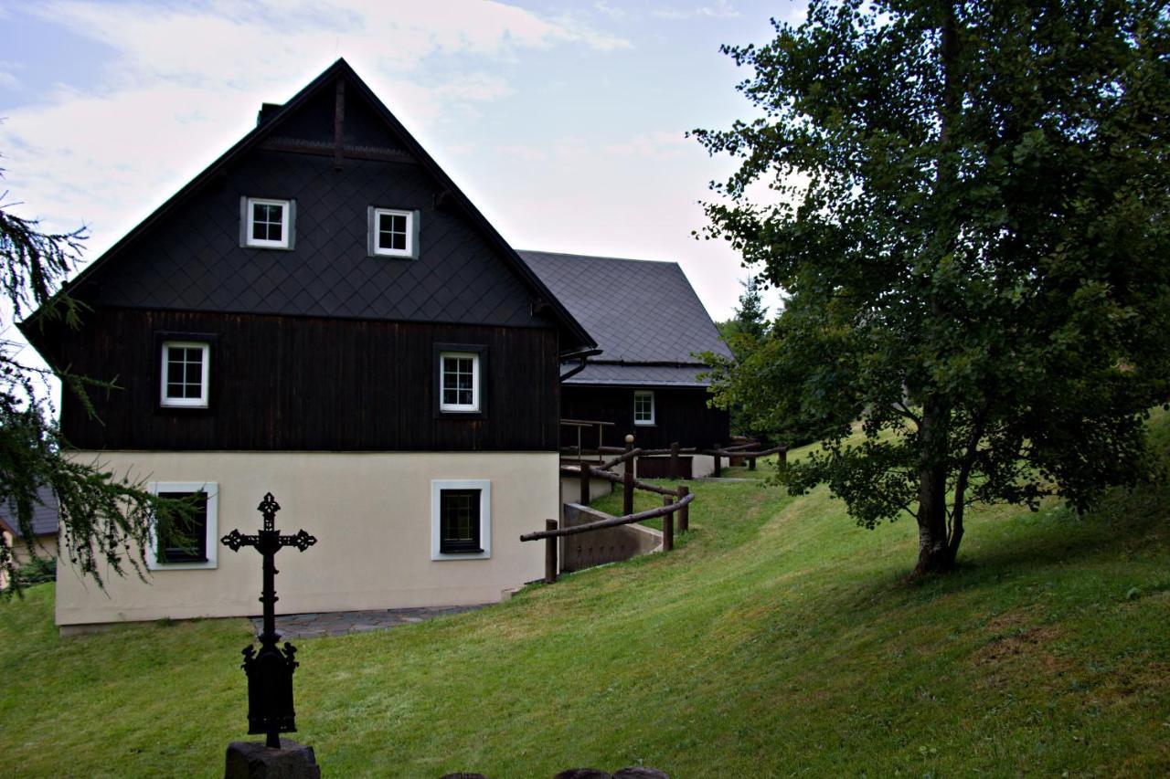 Chaloupka Slamenka Villa Loučná pod Klínovcem Eksteriør billede