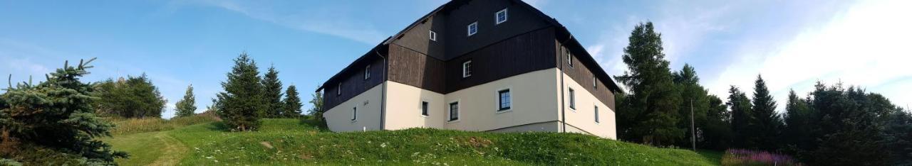 Chaloupka Slamenka Villa Loučná pod Klínovcem Eksteriør billede