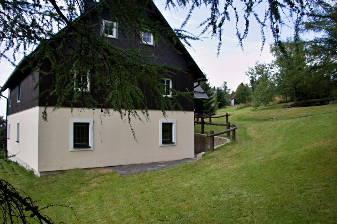 Chaloupka Slamenka Villa Loučná pod Klínovcem Eksteriør billede