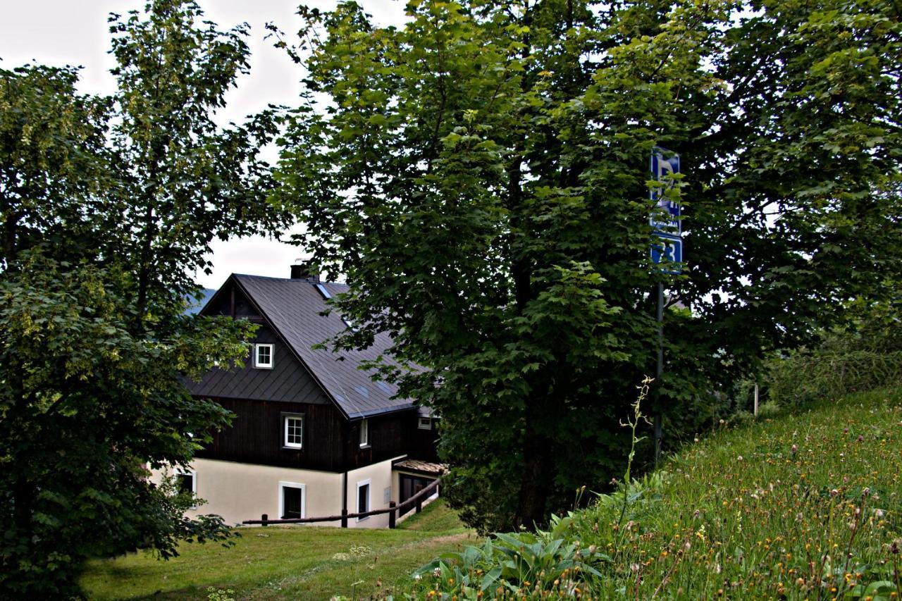 Chaloupka Slamenka Villa Loučná pod Klínovcem Eksteriør billede